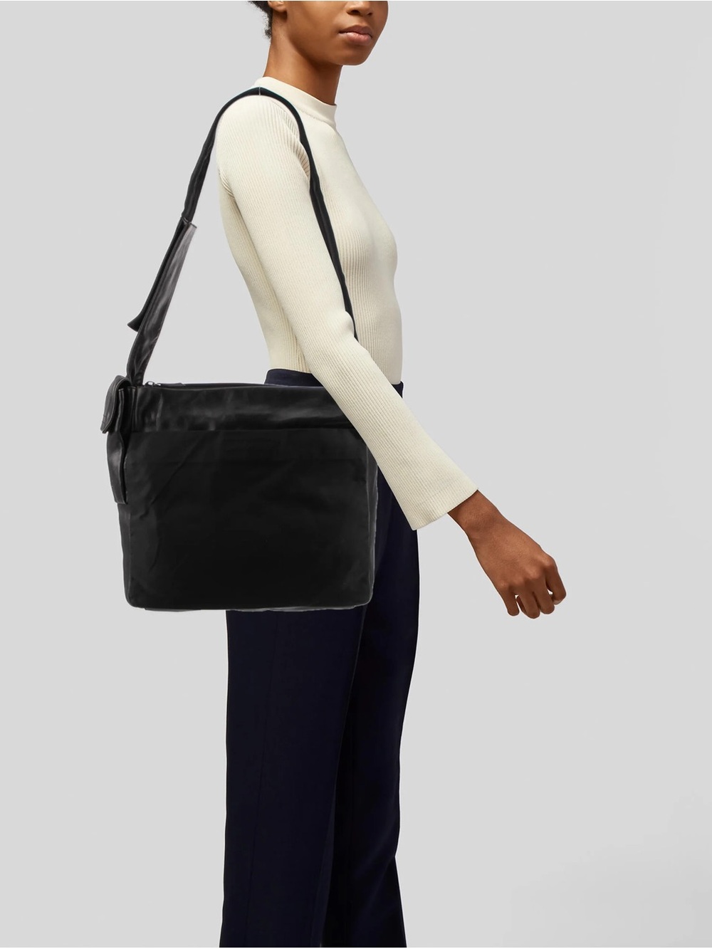Prada UNISEX Messenger Bag Nero Tessuto
Hardware Single Shoulder Bag w/dustbag